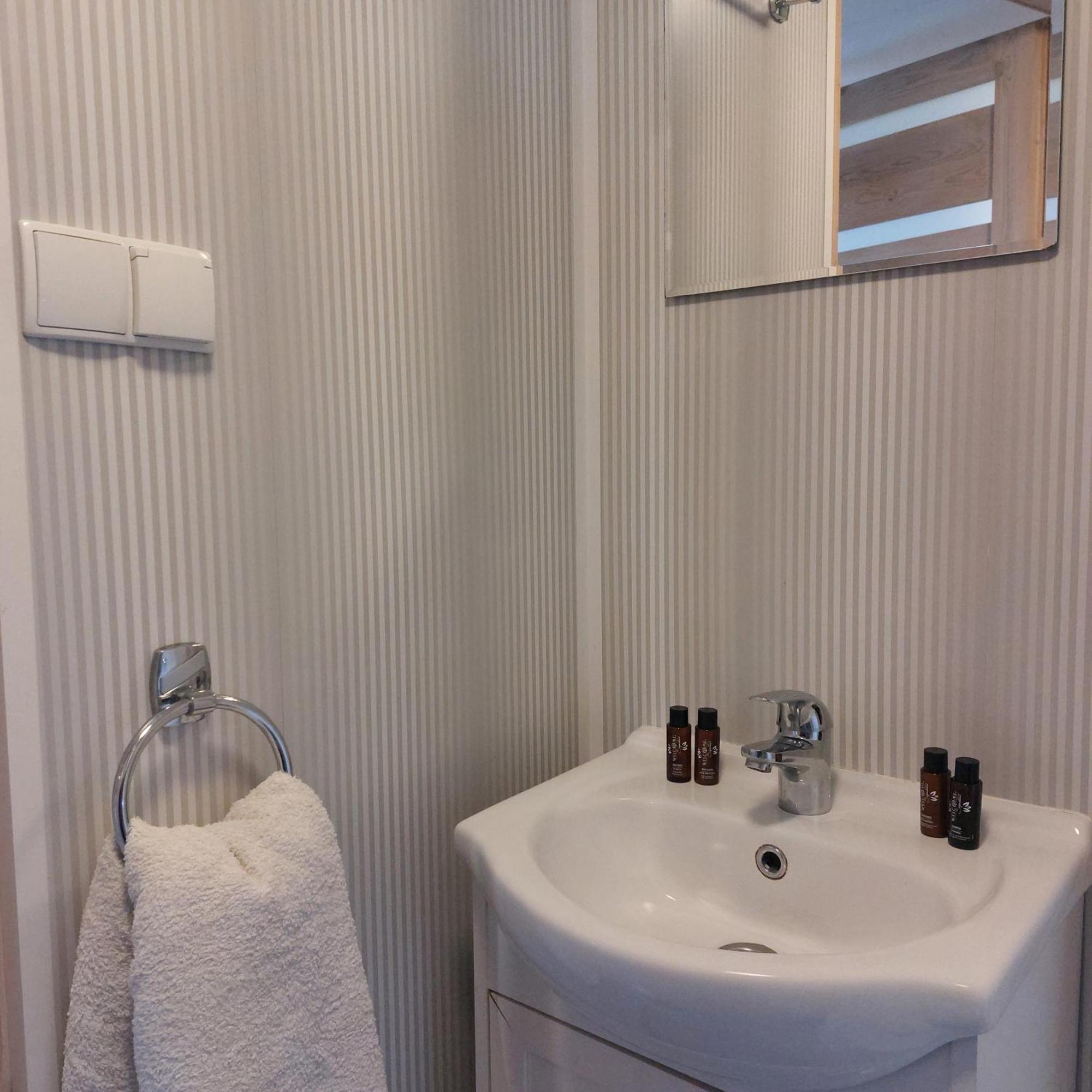 Zeeuwse Chalet Voor 2 Personen Serooskerke  Ngoại thất bức ảnh